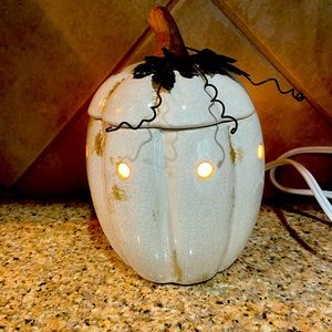 Scentsy rustic pumpkin wax warmer - RARE & RETIRED!!